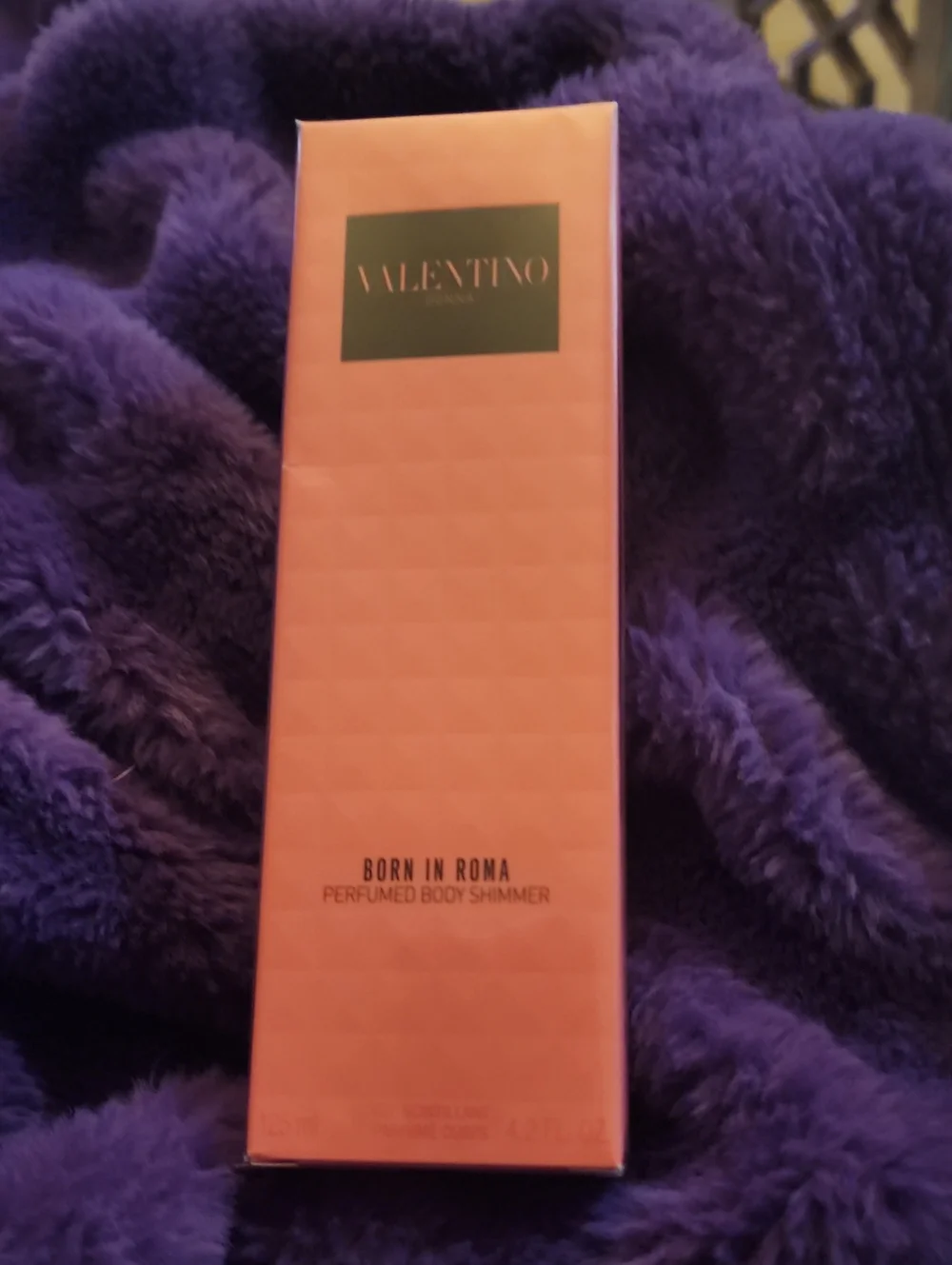 Valentino Born in Roma Perfumed Body Shimmer - Pink with Black Logo